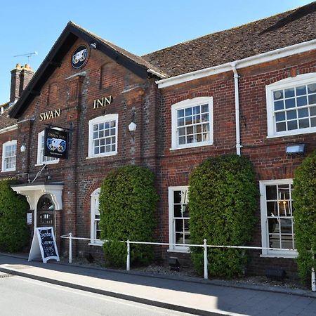 The Swan Inn Sturminster Newton Kültér fotó