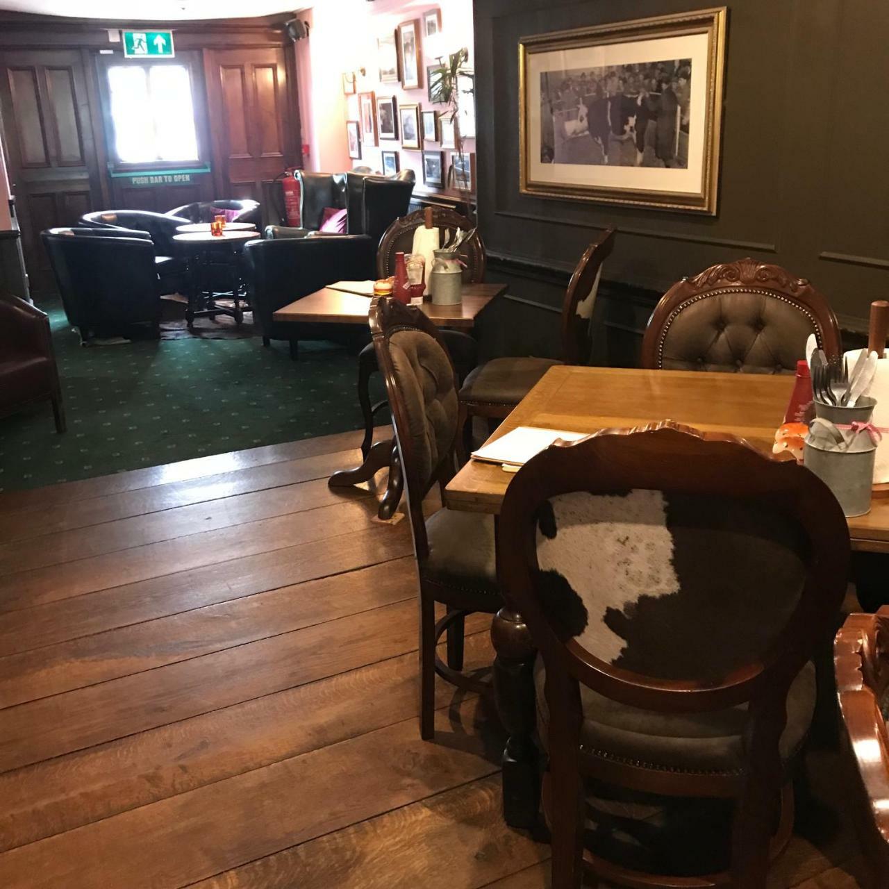 The Swan Inn Sturminster Newton Kültér fotó