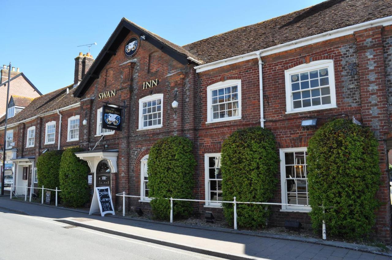 The Swan Inn Sturminster Newton Kültér fotó